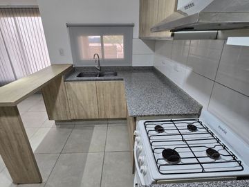 Casa en venta de 2 dormitorios c/ cochera en Coquimbito