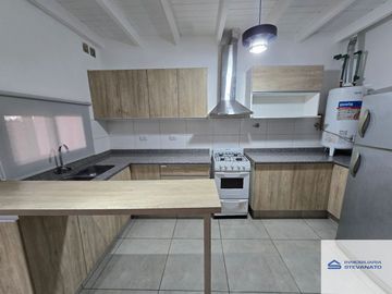 Casa en venta de 2 dormitorios c/ cochera en Coquimbito