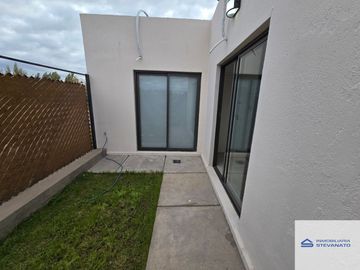 Casa en venta de 2 dormitorios c/ cochera en Coquimbito