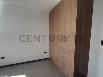 DEPARTAMENTO EN RENTA, EXCELENTE UBICACIÓN, AVENIDA INTEROCEANICA. TUMBACO