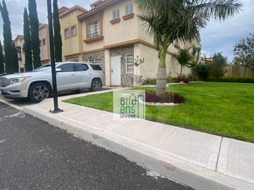 Casa en condominio en venta en Ojo de Agua