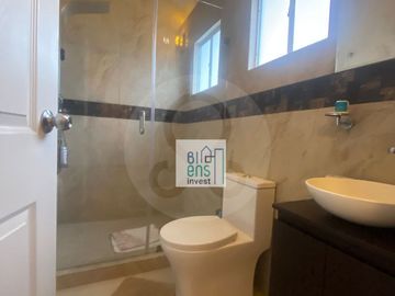 Casa en condominio en venta en Ojo de Agua