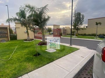 Casa en condominio en venta en Ojo de Agua