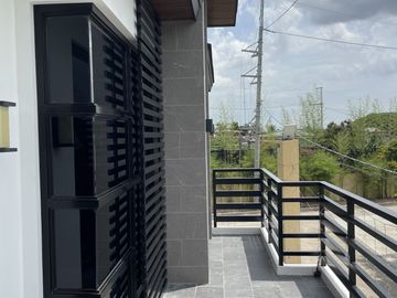FOR SALE: Beautiful Modern 6BR in Solen Residences, Sta. Rosa Laguna