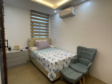 FOR SALE: Beautiful Modern 6BR in Solen Residences, Sta. Rosa Laguna