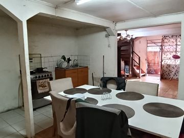 SE VENDE CASA AMPLIADA EN EL BOSQUE