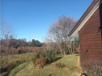 PRECIOSA CASA EN VALDIVIA EN COND. FUNDO LA ESPERANZA PAILLAO