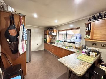 PRECIOSA CASA EN VALDIVIA EN COND. FUNDO LA ESPERANZA PAILLAO