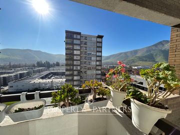 Espectacular departamento totalmente remodelado en exclusivo condominio