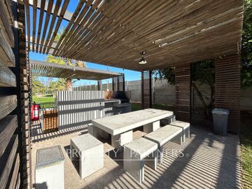 Espectacular departamento totalmente remodelado en exclusivo condominio