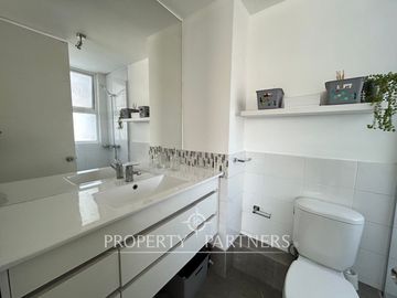Espectacular departamento totalmente remodelado en exclusivo condominio