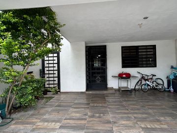 CASA EN VENTA EN ALTABRISA RESIDENCIAL APODACA