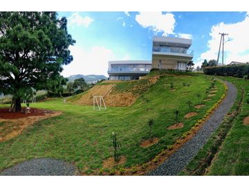 Lomas de Dapa con vista expectacular al Valle del Cauca y Cali