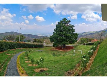 Lomas de Dapa con vista expectacular al Valle del Cauca y Cali