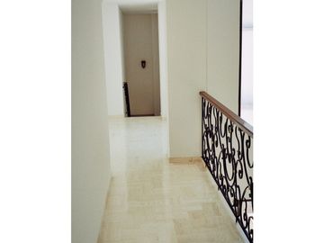 Vendo casa esquinera unifamiliar en el barrio miraflores, Cali