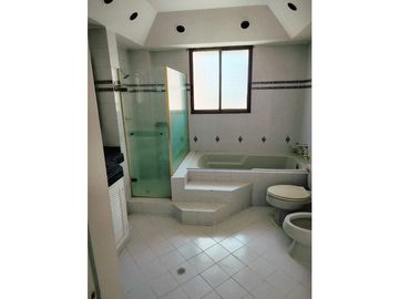Vendo casa esquinera unifamiliar en el barrio miraflores, Cali