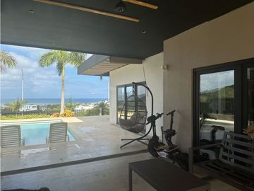HERMOSA CASA MODERNA  DE DOS NIVELES CERCA DEL MAR. Pto Colombia