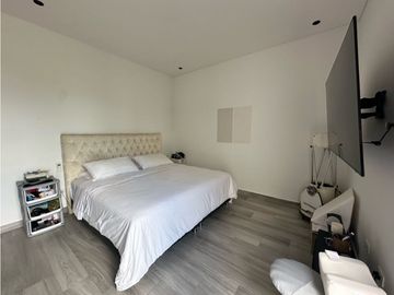 HERMOSA CASA MODERNA  DE DOS NIVELES CERCA DEL MAR. Pto Colombia