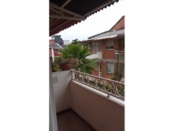VENDO CASA  DUPLEX SECTOR UNICO DOSQUEBRADAS