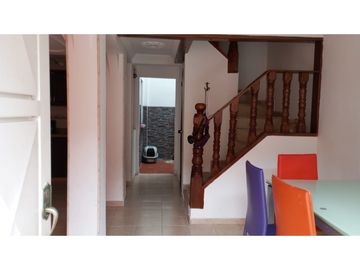 VENDO CASA  DUPLEX SECTOR UNICO DOSQUEBRADAS