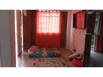 VENDO CASA  DUPLEX SECTOR UNICO DOSQUEBRADAS