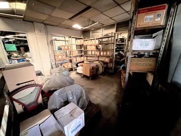 Depósito y Local en Venta Avellaneda