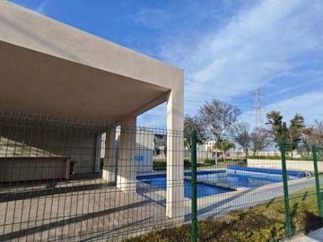 Hermosa Casa en  Venta con terreno excedente en Gévora Residencial, Apodaca N. L.