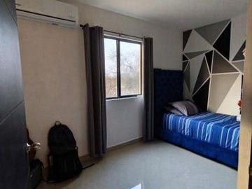 Hermosa Casa en  Venta con terreno excedente en Gévora Residencial, Apodaca N. L.