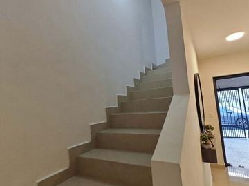 Hermosa Casa en  Venta con terreno excedente en Gévora Residencial, Apodaca N. L.
