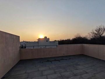 Hermosa Casa en  Venta con terreno excedente en Gévora Residencial, Apodaca N. L.