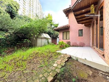 REÑACA VENTA CASA 7D 4B DOS PISOS JARDIN DEL MAR