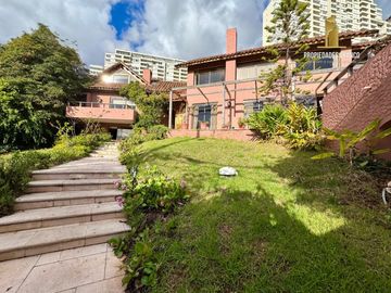 REÑACA VENTA CASA 7D 4B DOS PISOS JARDIN DEL MAR