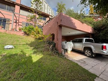 REÑACA VENTA CASA 7D 4B DOS PISOS JARDIN DEL MAR