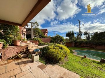 REÑACA VENTA CASA 7D 4B DOS PISOS JARDIN DEL MAR