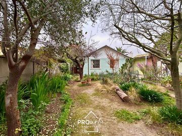 Casa en Venta en Casa con Gran Terreno en Barrio Seguro y Residencial, Metro San Joaquin, Macul