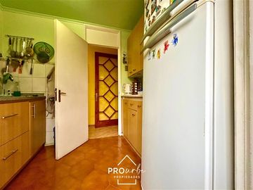 Casa en Venta en Casa con Gran Terreno en Barrio Seguro y Residencial, Metro San Joaquin, Macul