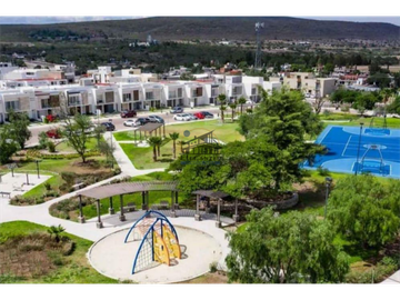 Casa en venta Fraccionamiento Cañadas del Arroyo Qro. 3,200,000 AlmQyn EMC