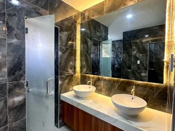 Brand New Modern House and Lot in Royale Estate – High-End Subdivision, Consolac
