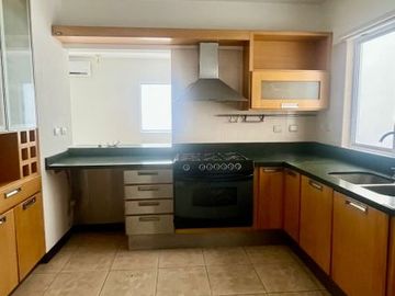 Casa en venta en Cumbres Providencia Frente a Parque