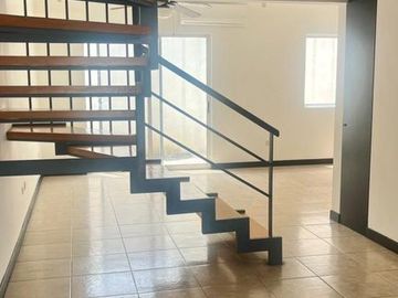 Casa en venta en Cumbres Providencia Frente a Parque