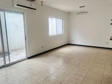 Casa en venta en Cumbres Providencia Frente a Parque