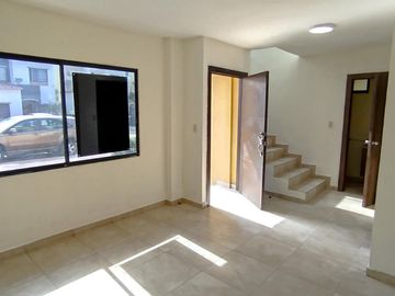 Venta Casa 3 dormitorios con estudio y family room Km 19 Vía a la Costa