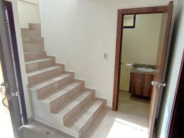 Venta Casa 3 dormitorios con estudio y family room Km 19 Vía a la Costa