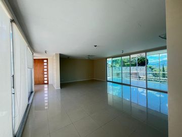 En venta casa amplia en Cumbayá