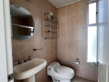 En venta casa amplia en Cumbayá