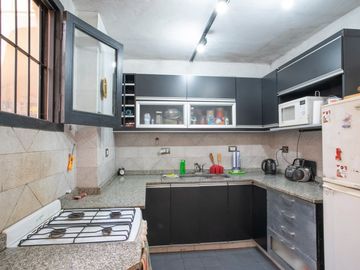 PH VENTA 3 AMBIENTES +ESCRITORIO PATIO SIN EXPENSA