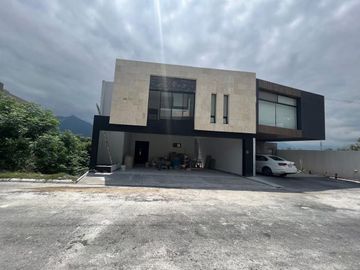 Casa en Venta en Bosques de San Pedro  en Santiago