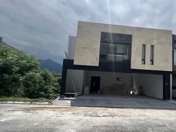 Casa en Venta en Bosques de San Pedro  en Santiago