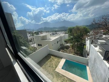 Casa en Venta en Bosques de San Pedro  en Santiago