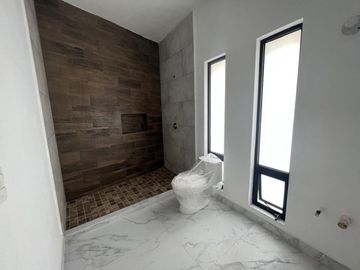 Casa en Venta en Bosques de San Pedro  en Santiago